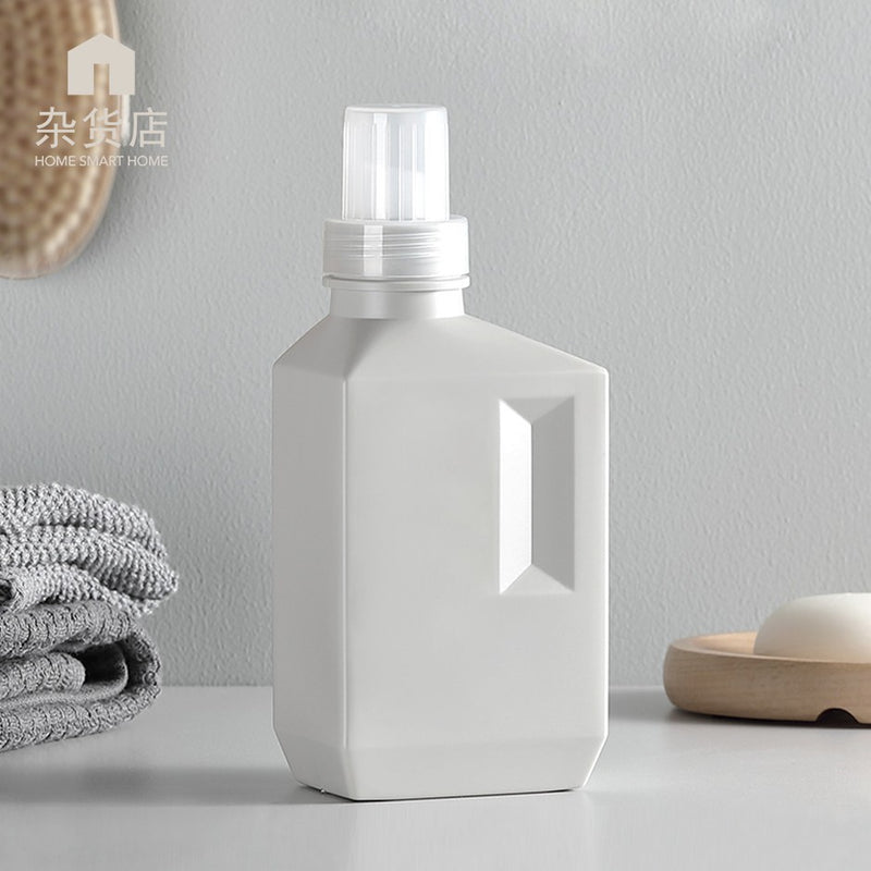 Monochrome Reusable Refill Bottles for Laundry Detergent / Fabric Conditioner